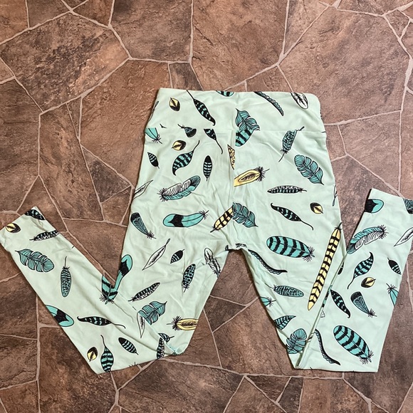 New LulaRoe Mint Green Feather Leggings One Size - Picture 2 of 5